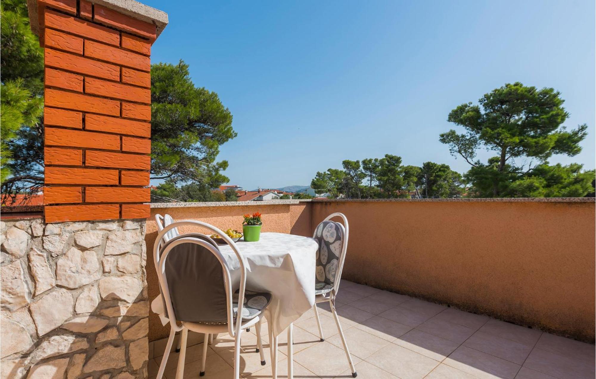 Awesome Apartment In Jadrija With Wifi Kültér fotó