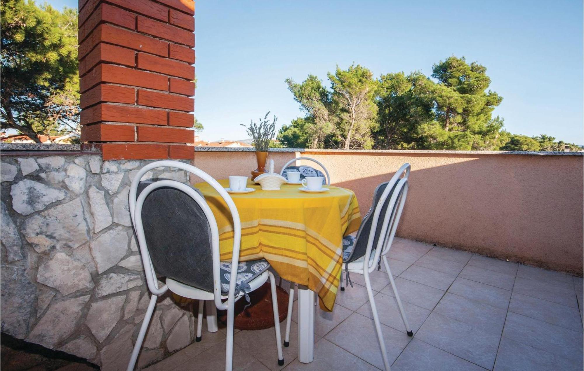 Awesome Apartment In Jadrija With Wifi Kültér fotó