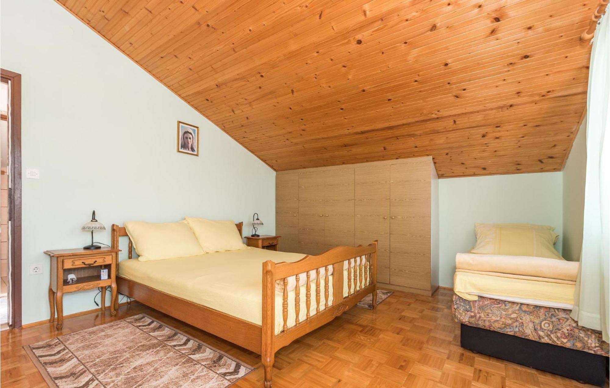 Awesome Apartment In Jadrija With Wifi Kültér fotó