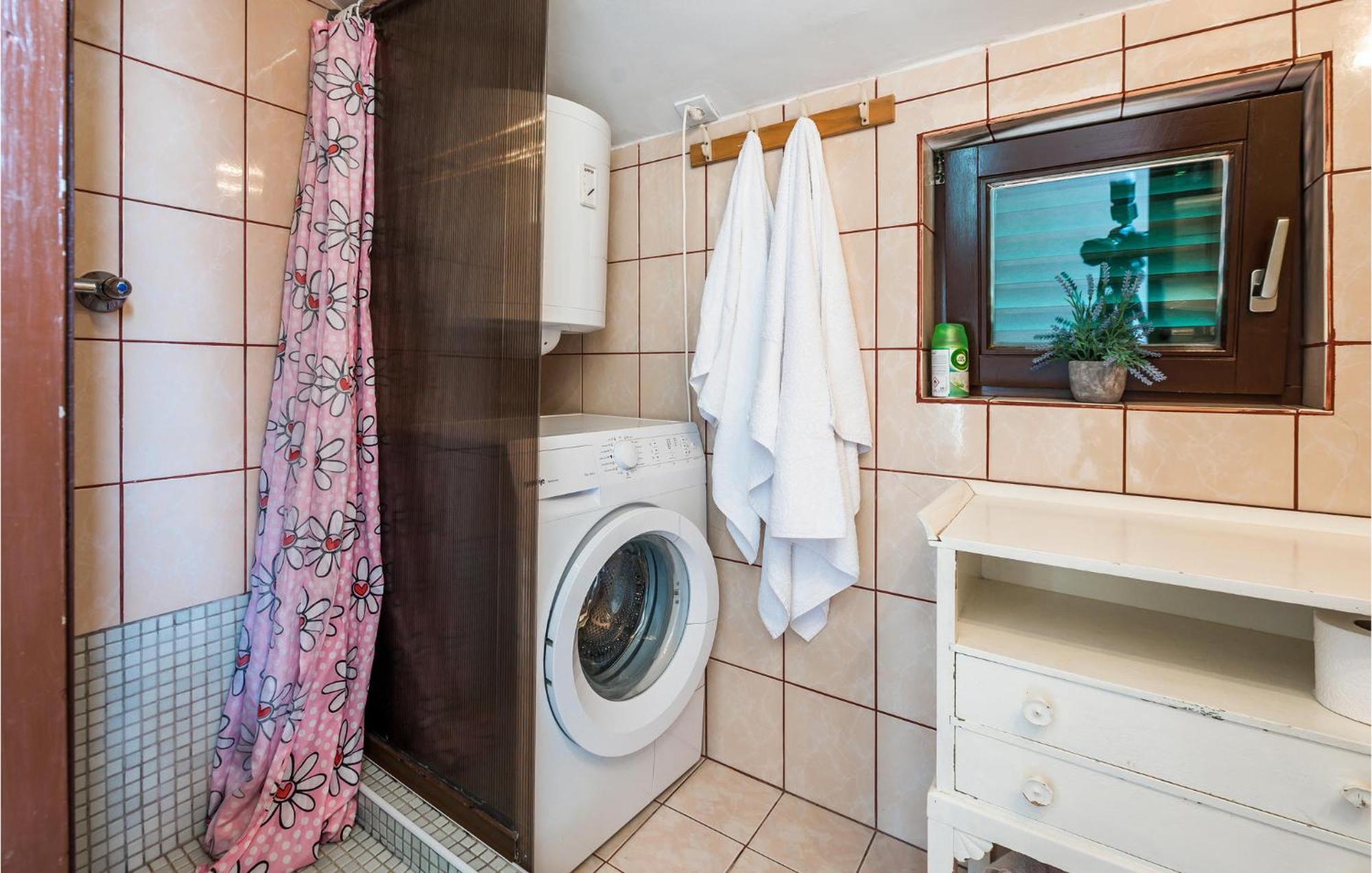 Awesome Apartment In Jadrija With Wifi Kültér fotó